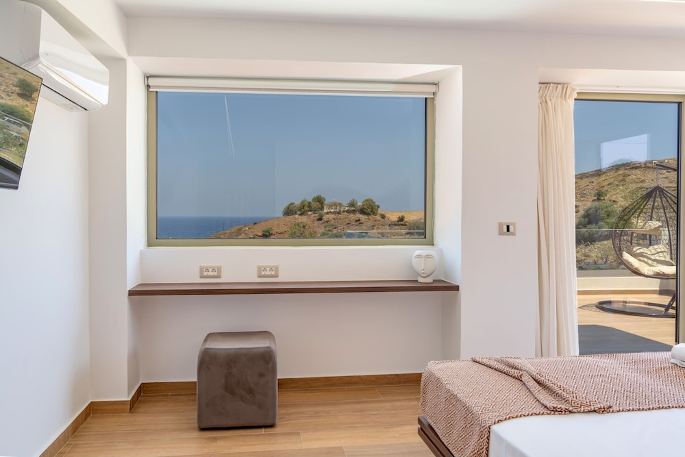 Luxurious Villa Selestine - With Private Pool