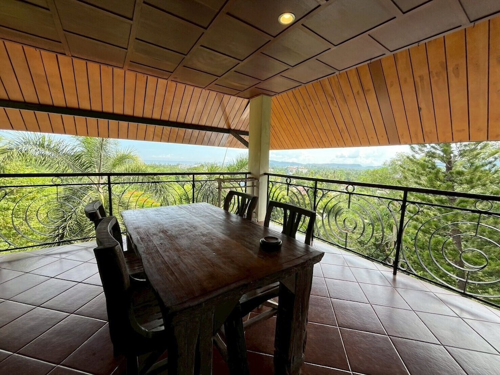 Thara Bayview Villa