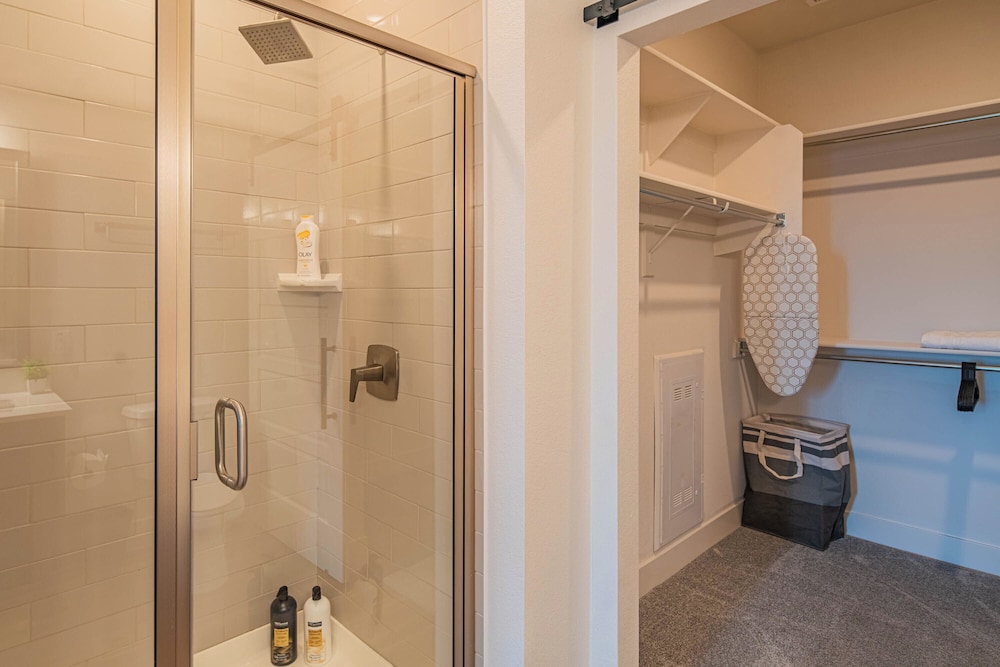 ROVE LIVING/KB - Scottsdale Grand