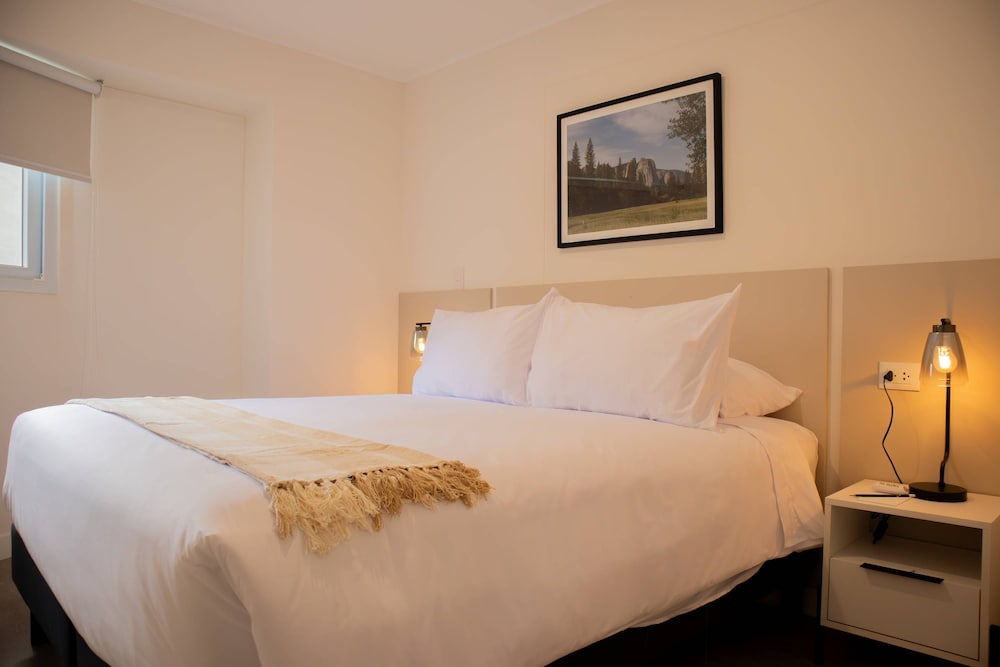 w Stylish 1BR Apartment w Pool in Barranco