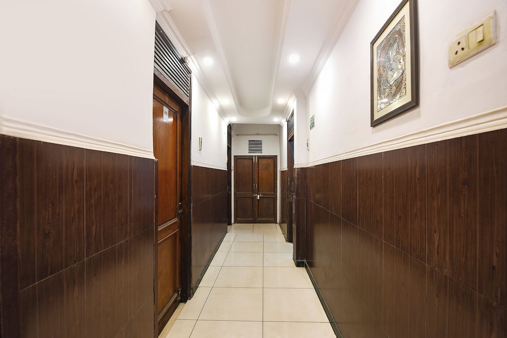 Fabhotel Shiv Palace