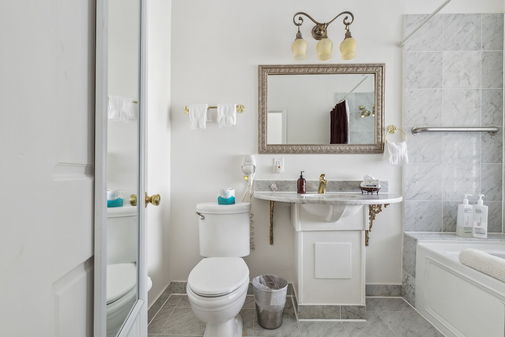 Columbia Vacations - The Columbia Inn at Peralynna Manor - Property Image 93