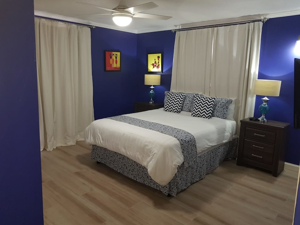 New Kingston Apt at Kensington Court