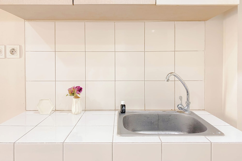 Good Location And Cozy Studio Springlake Summarecon Bekasi Apartment