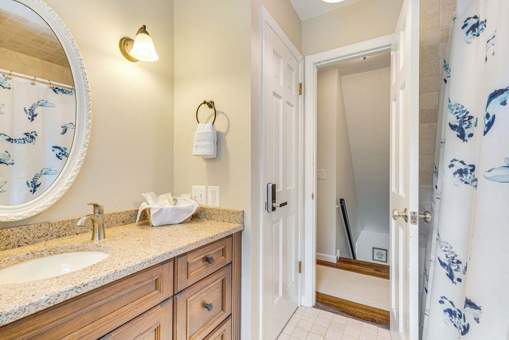 Pool, Gardens & Hot Tub: Luxe Sandy Hook Home!