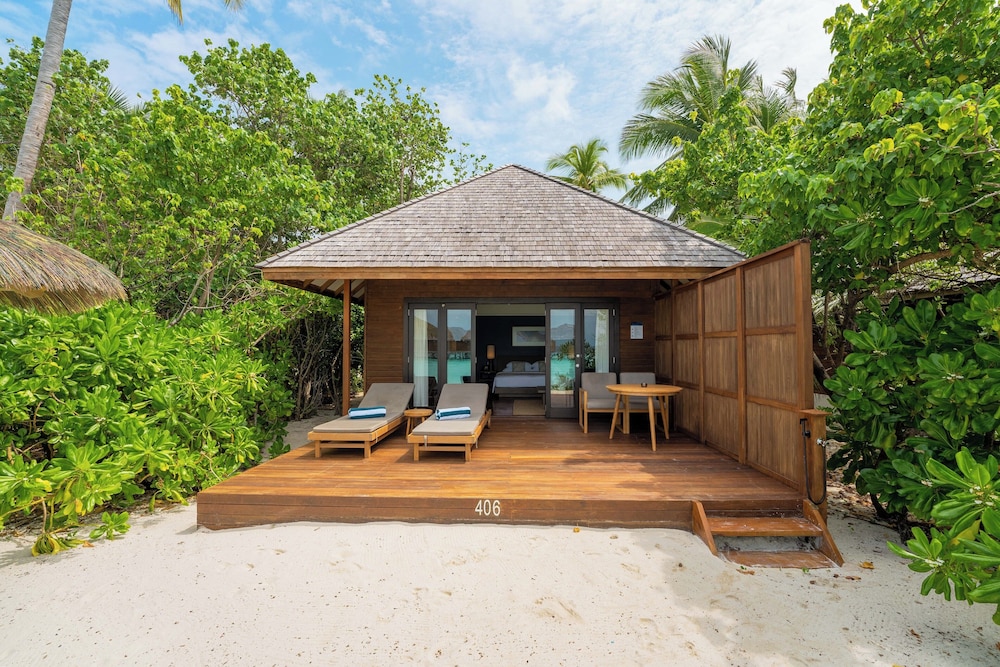Veligandu Maldives Resort Island view 5