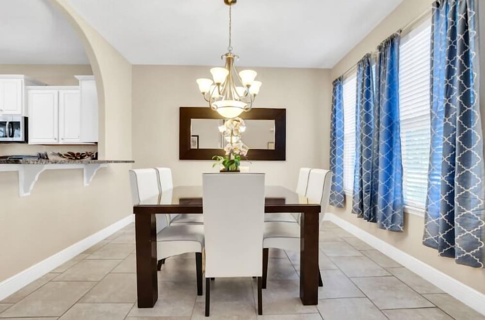 Solterra 6Br Villa W/ Pool, Spa, Game & Theater