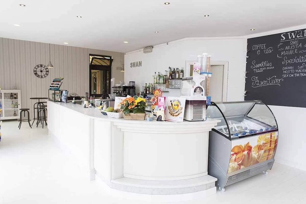 Residence with pool in Luni Mare