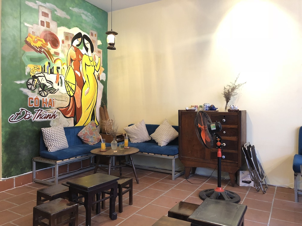 Coffee Shop & Hostel Co Hai