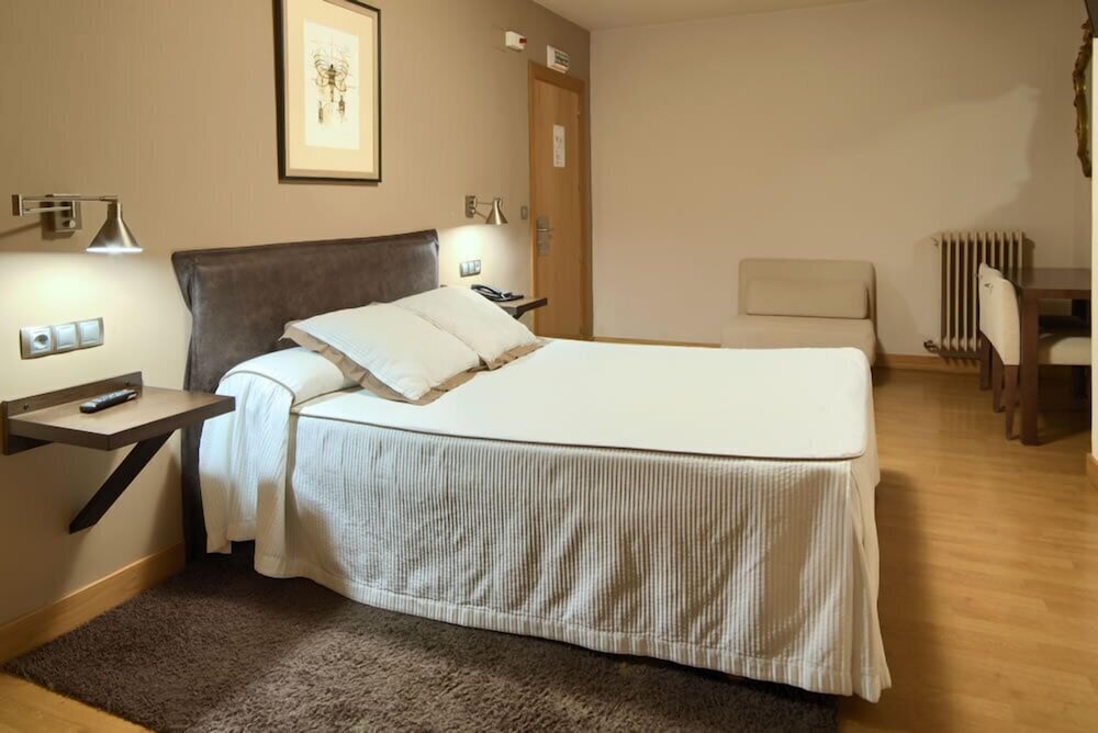 Hostal Izar-Ondo view 5