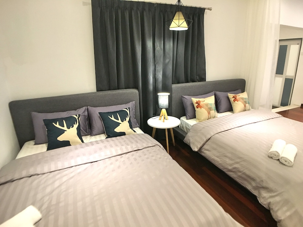 iBook8 Superior 1 Bedroom Gurney Suites by iBook Homestay