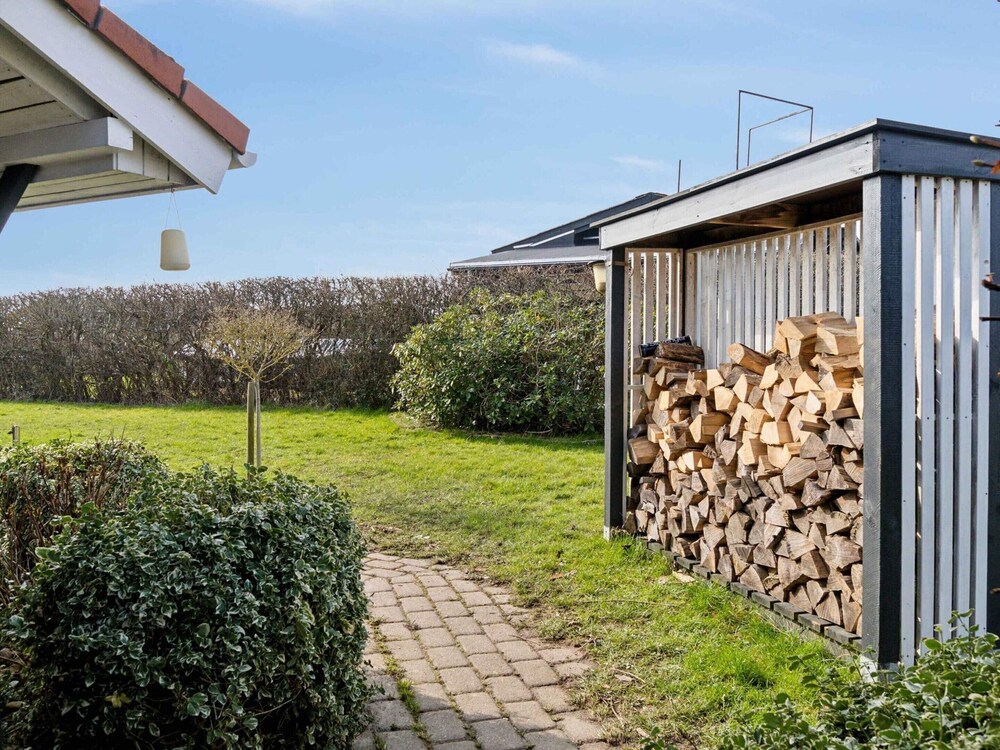 5 Star Holiday Home in Ronde