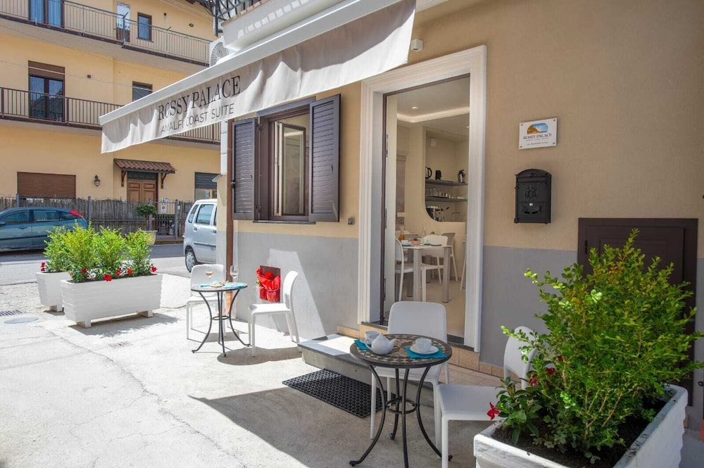 Rossy Palace Amalfi Coast Suites