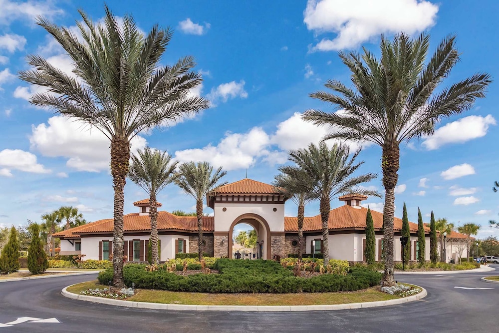 Solterra Bliss - Resort Stay for 13 w/ Pool, Hot Tub & Game Room