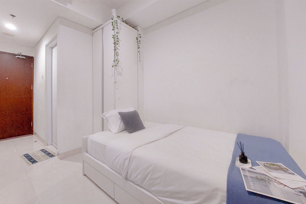 Modern Look Studio at Springwood Residence Tangerang Apartment