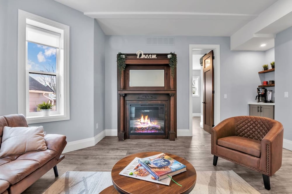 Tranquil 2BR Triplex in the Heart of Shelburne