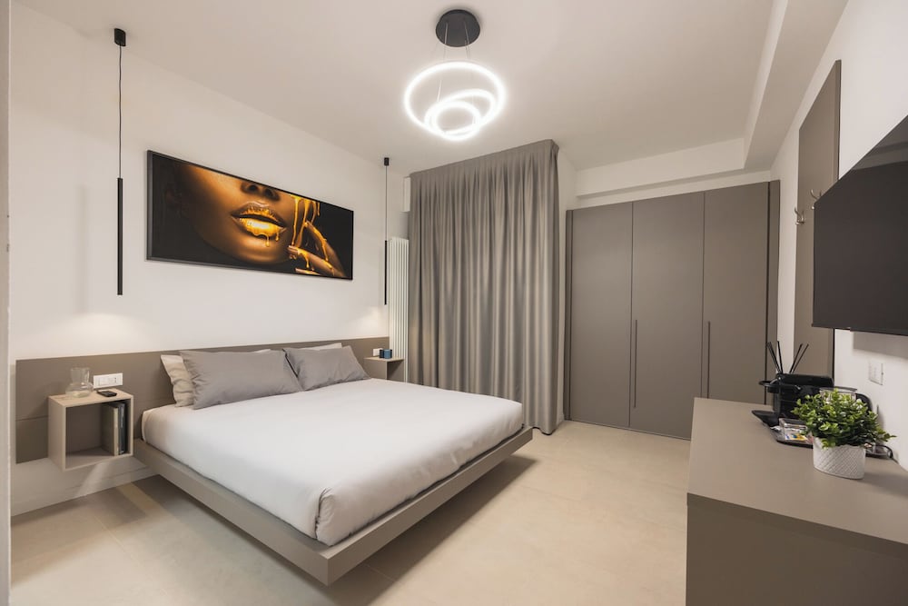 Luxury Station Suite