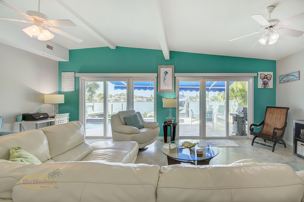 Water Lover's Paradise - Weekly Rental 2 Bedroom Home by RedAwning view 4