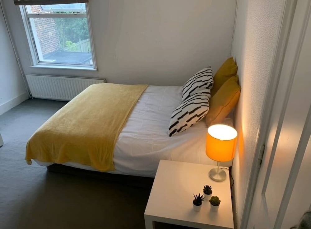 City Centre Duplex Sleeps 4 H55 view 5