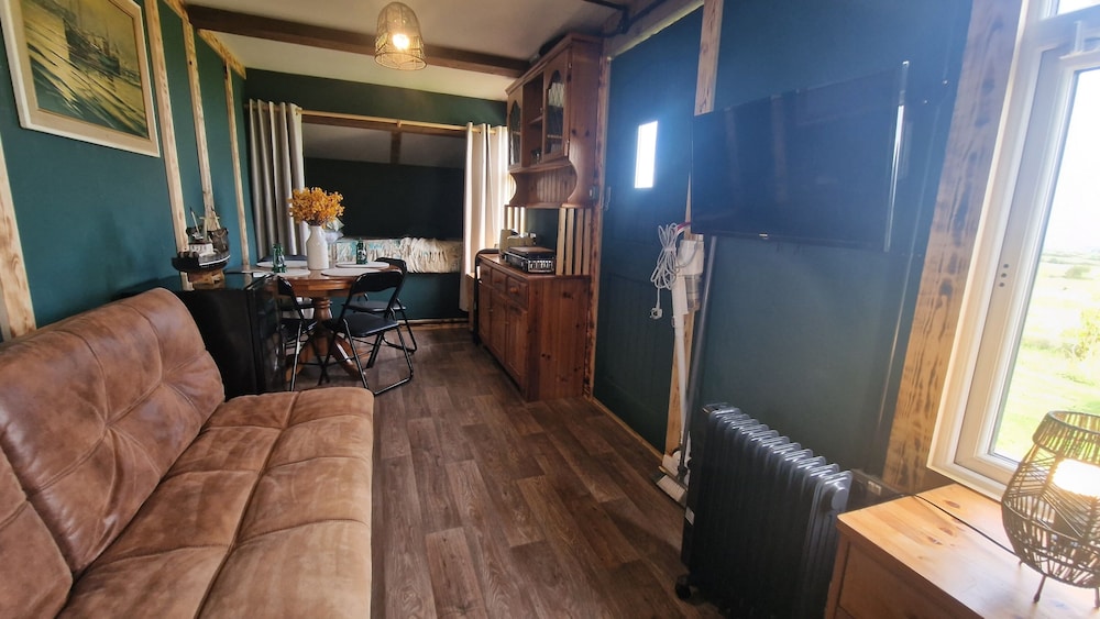 Sea View hut Sleeps 4/6
