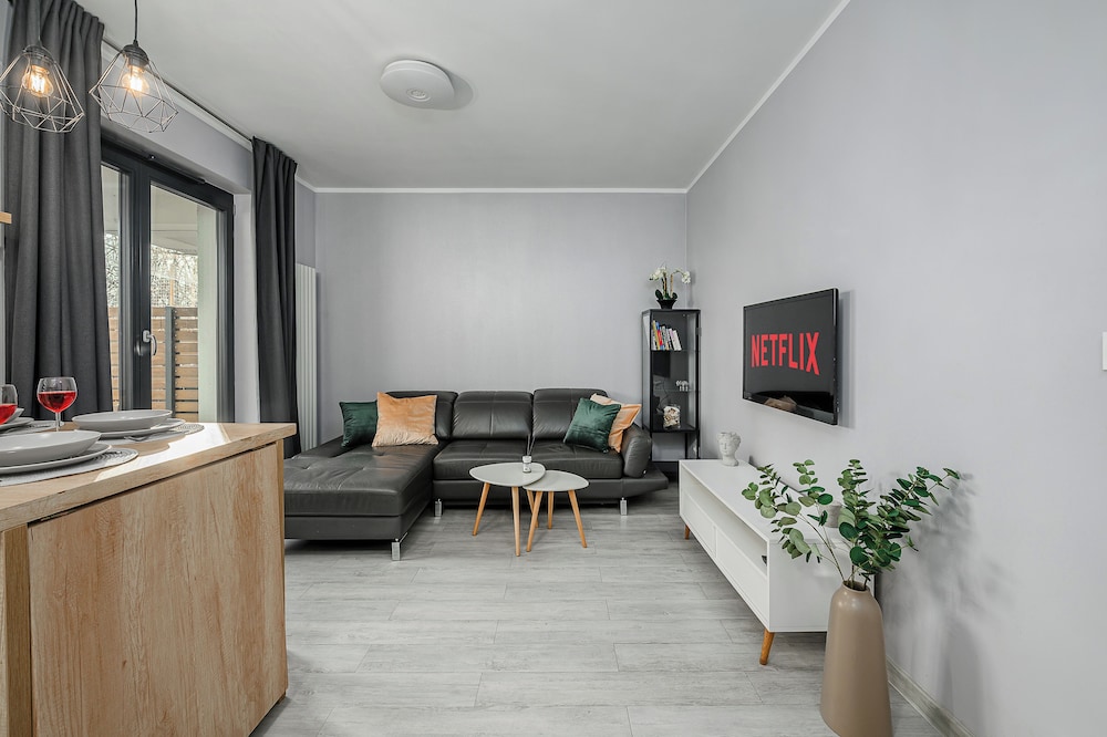 Lumina apartment near the train station