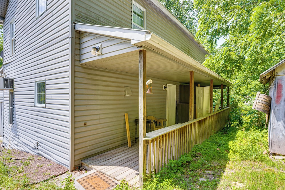 Honey Bee Farm On-site: Susquehanna Valley Apt!