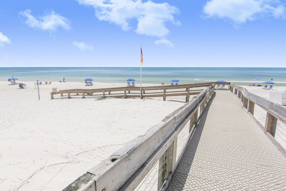 Phoenix I 1047 Gulf-front 2 2 A Amenities