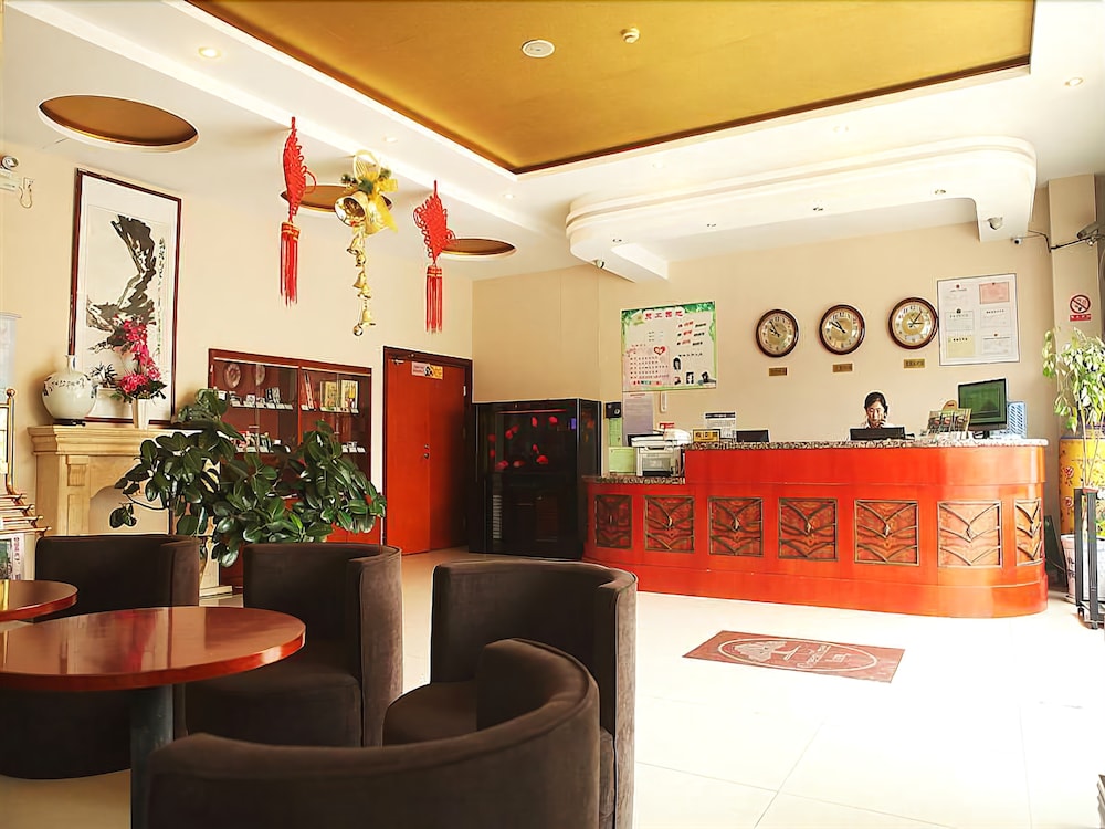 GreenTree Inn JiNan Bus Terminal Station Express Hotel view 3