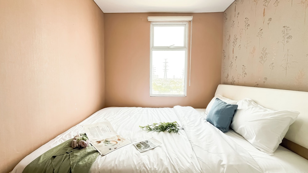 Simply Look 1Br At Vittoria Residence Apartment