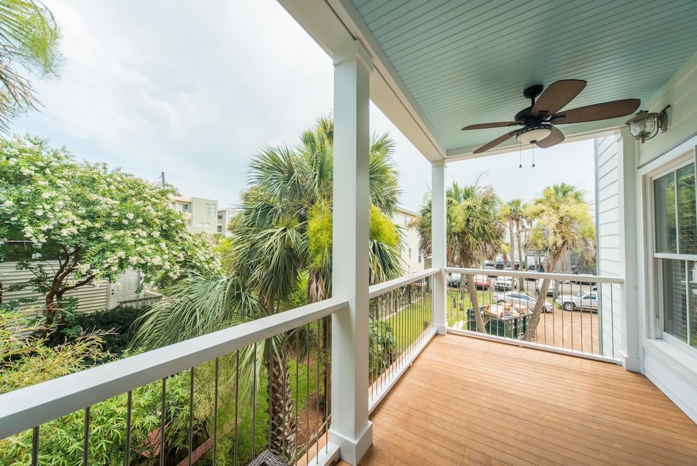 E Ashley A 121 4 Bedroom Holiday Home By My Ocean Rentals