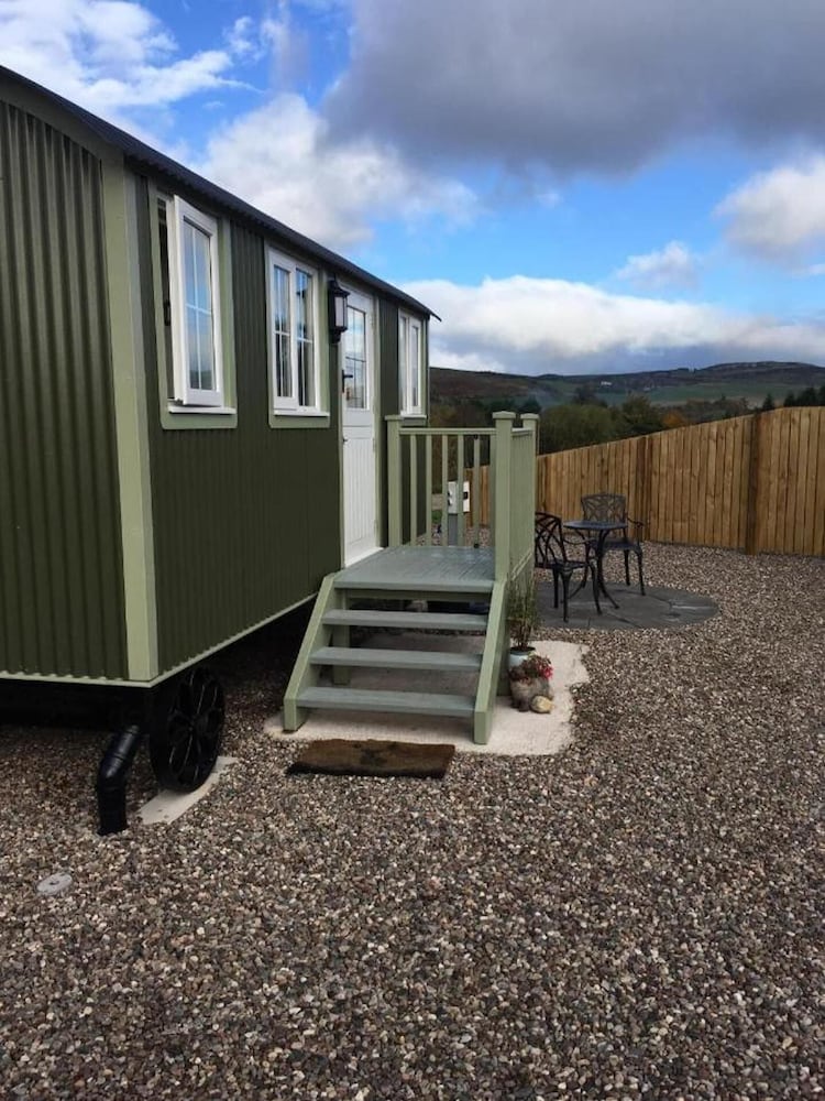 1B Deluxe Cabin - Free Parking, King-size Bed