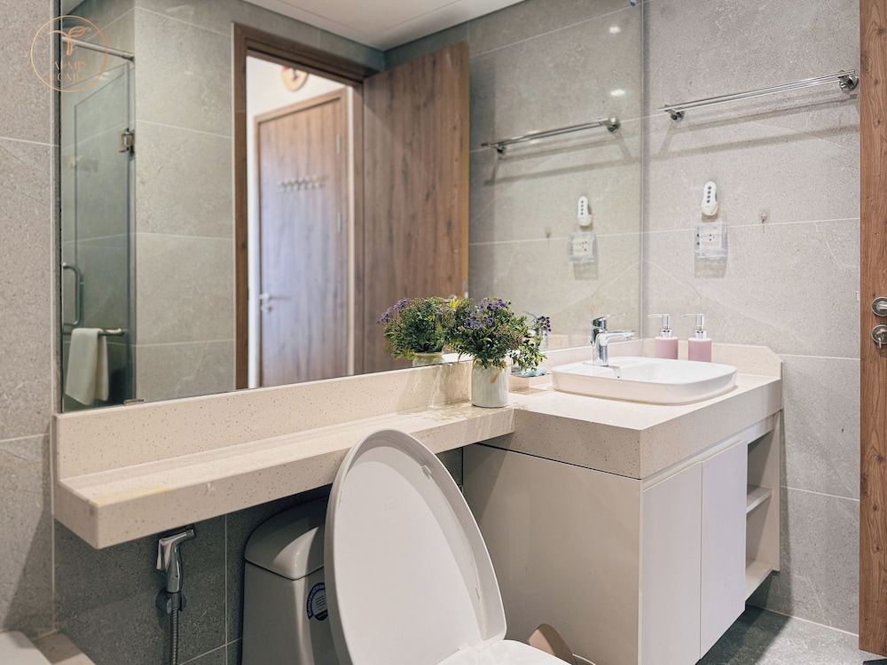 Armin Homes Corner 3 BRs with bathtub