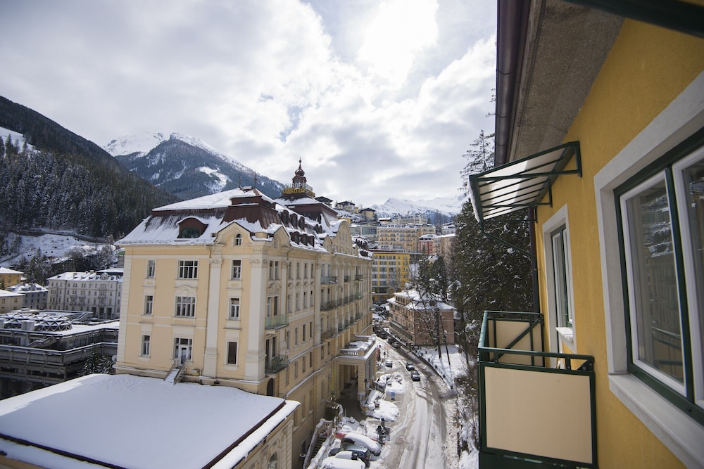 Spacious Apartment With Mountain View