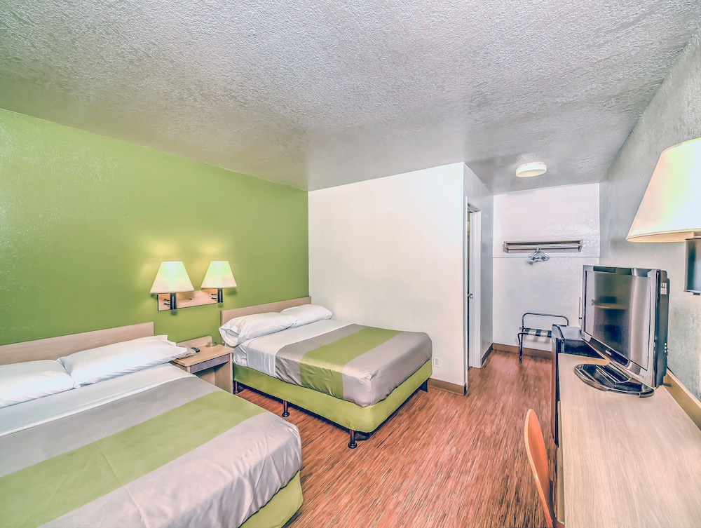 Motel 6 – Colorado Springs, CO – South/Metro Area
