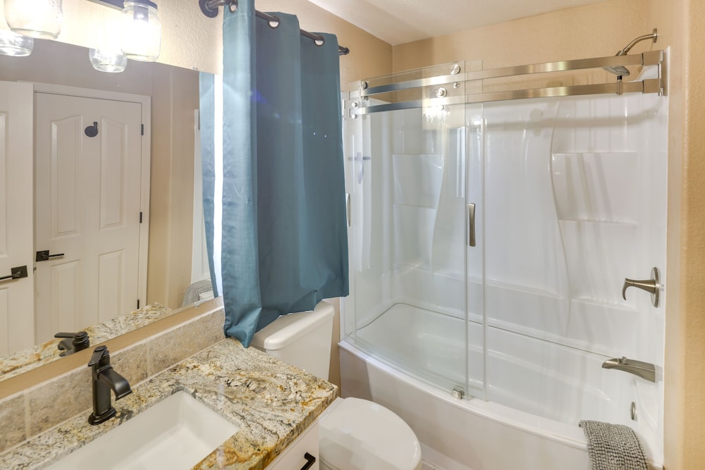 Lovely Bullhead City Retreat w/ Patio & Grill!