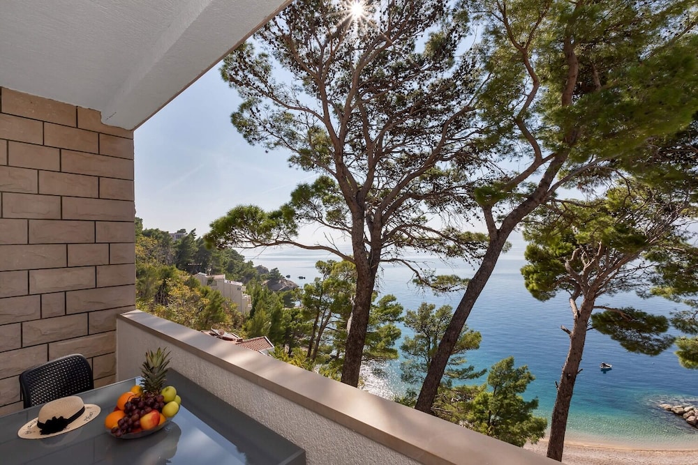 Anka - Amazing Location - SA7 view 5
