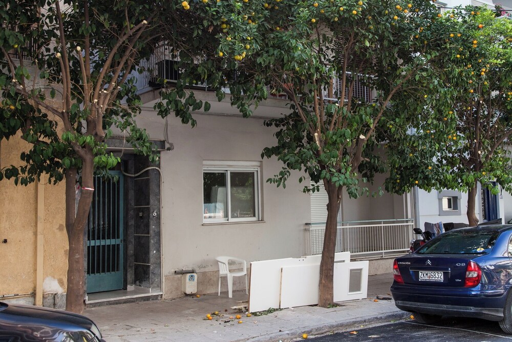 Cozy apt near Stavros Niarchos Park