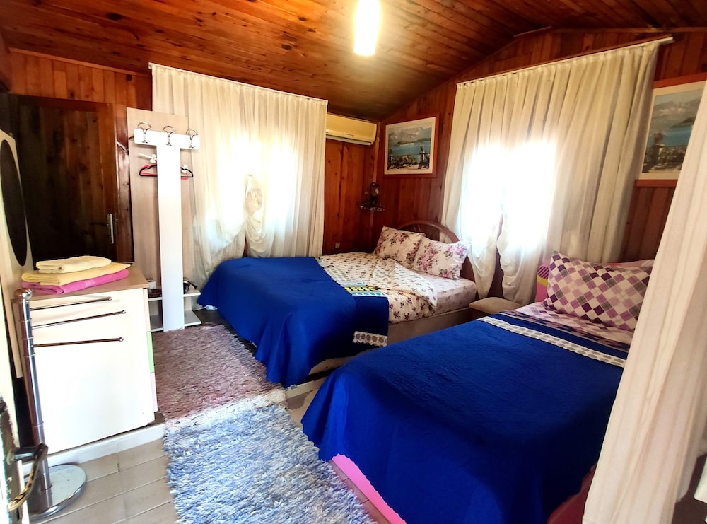 Side Tuana Garden Home