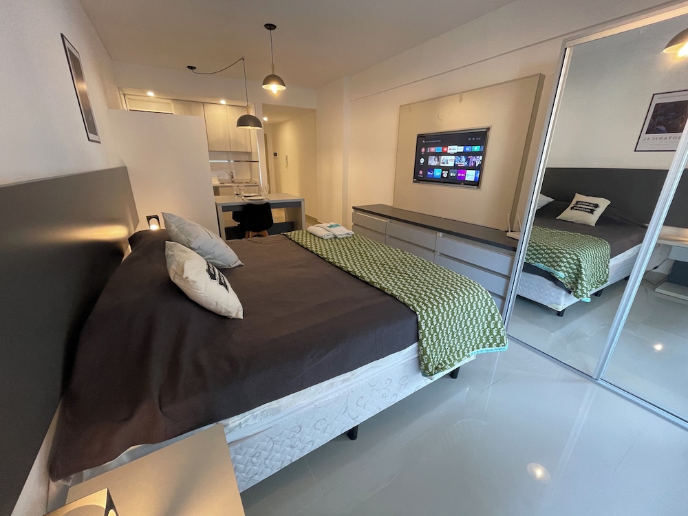 Ayres Suites Moreno