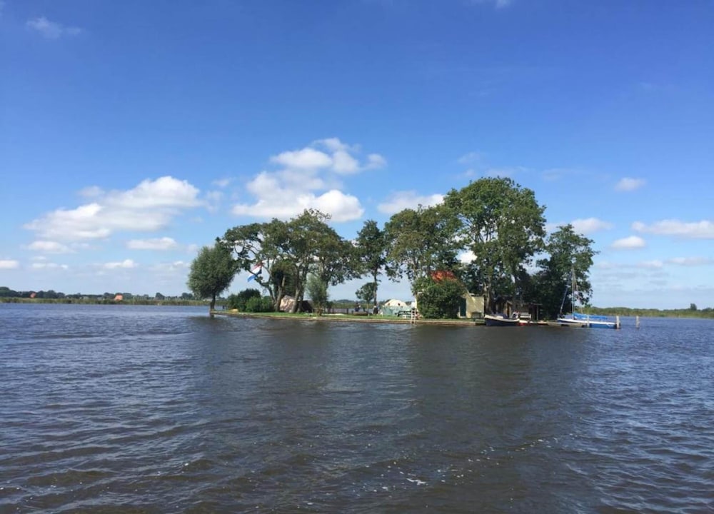 Apartment Near Sneekermeer With Marina Access