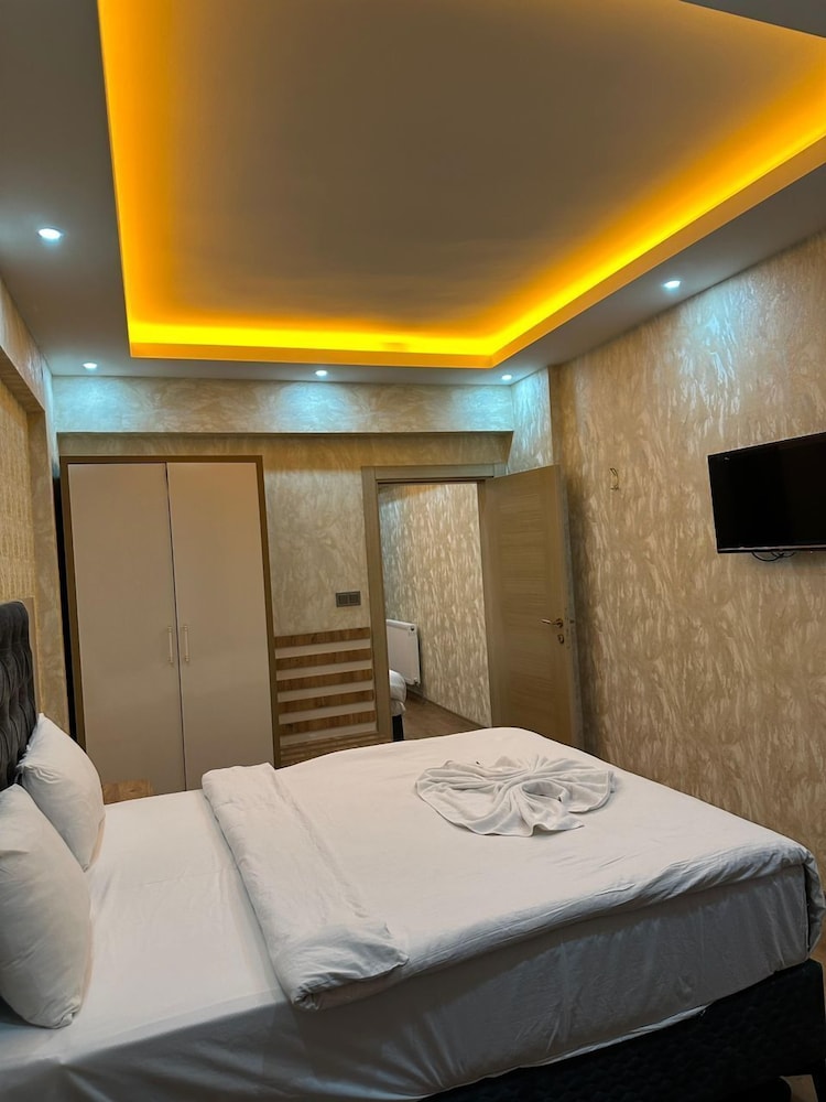 HOTEL PERA WHİTE