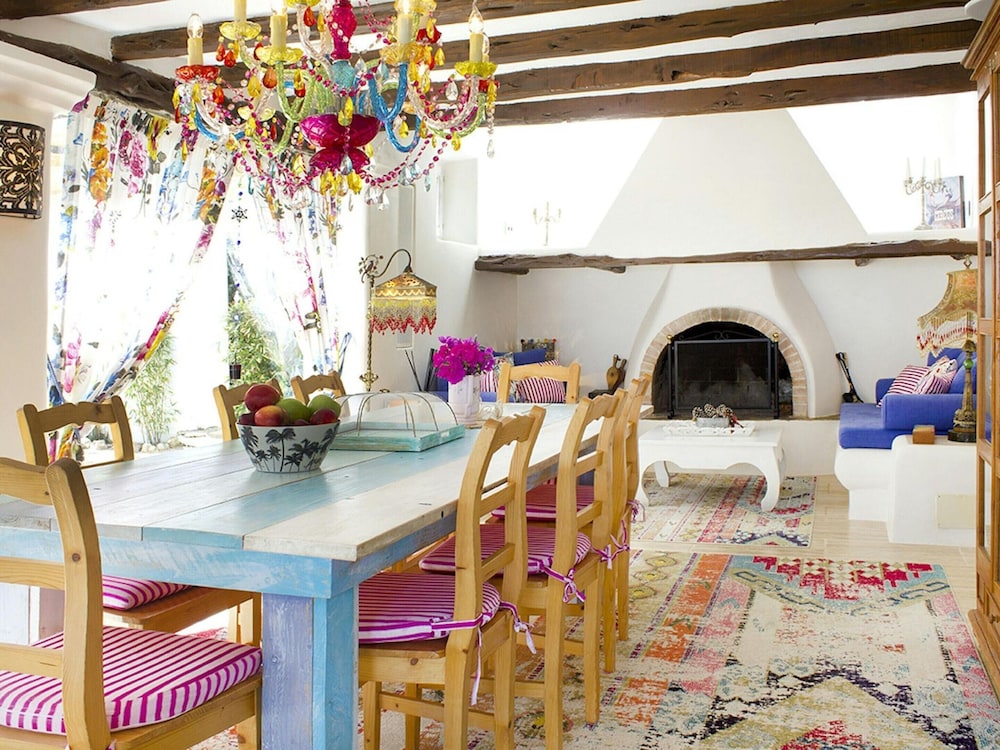 Holiday Home With Alfresco Dinning