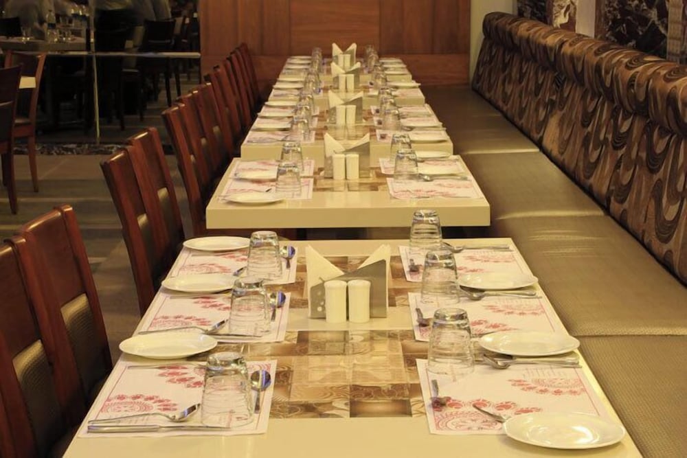 dhanalakshmi srinivasan hotels pvt ltd