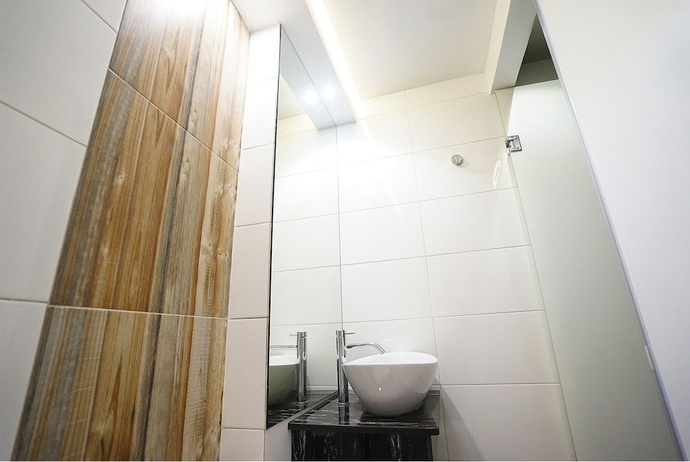 The Lively Hotel Kualanamu Airport Medan, Medan - 14