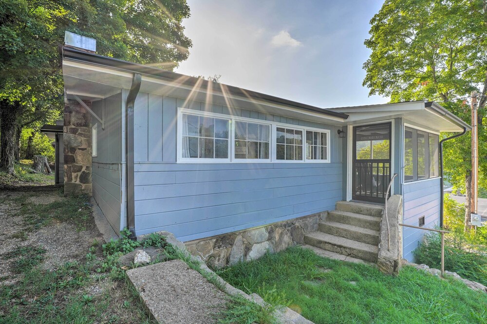 11 Mi to Dtwn Branson: Cottage in Rockaway Beach! view 2