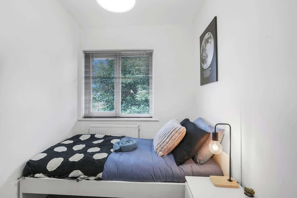 3bedroom House - Free Parking