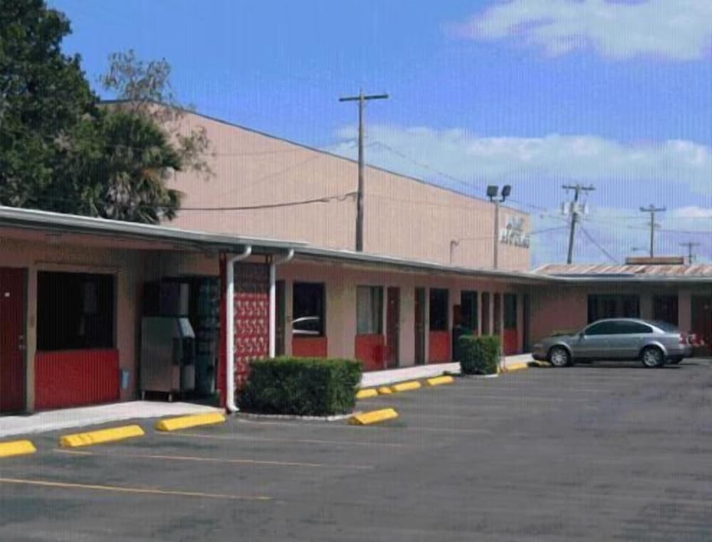 Plaza Travel Inn