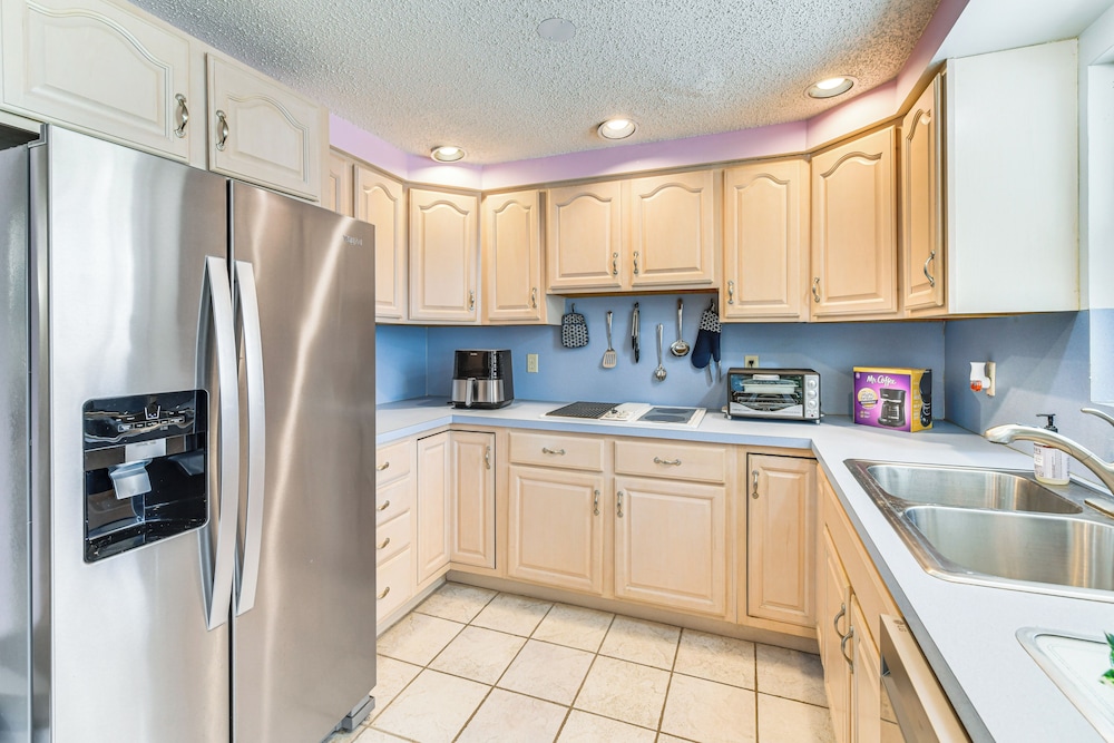Walk to Nature Trails: Bradenton Getaway!