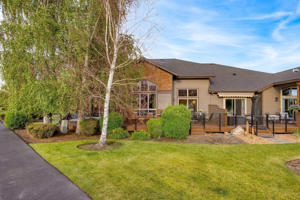 Forest Ridge Loop by Avantstay Hot Tub Private Community Amenities