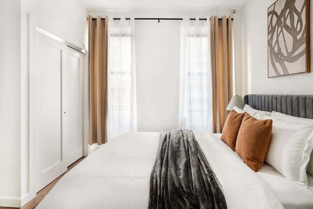 1290-3 New Renovated 2 Bedrooms in UES